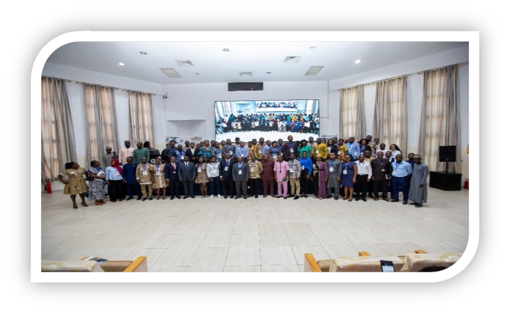 Group photo of international participants